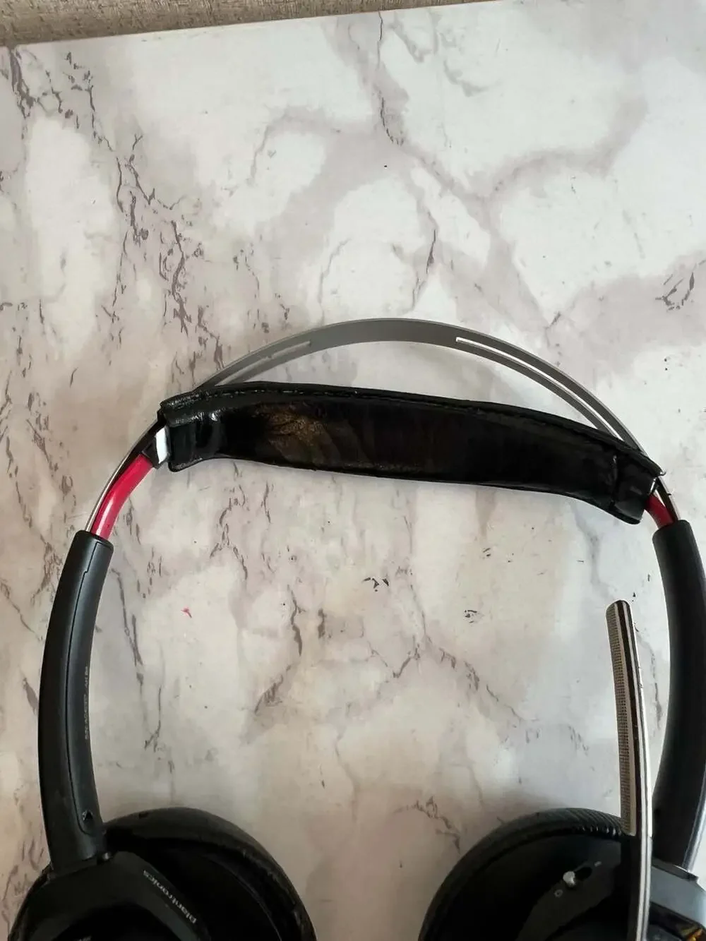 Plantronics Voyager Focus UC B825 Wireless Stereo Headset